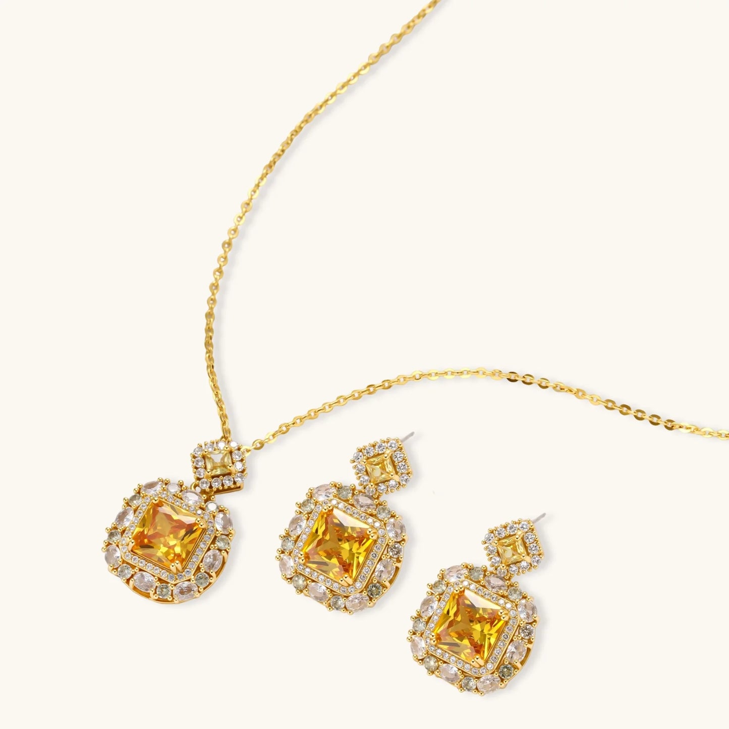 Heirloom Square Smykkesett med 14 K gullbelegg i eco-brass og Cubic Zirkonia - Hudvennlig komfort