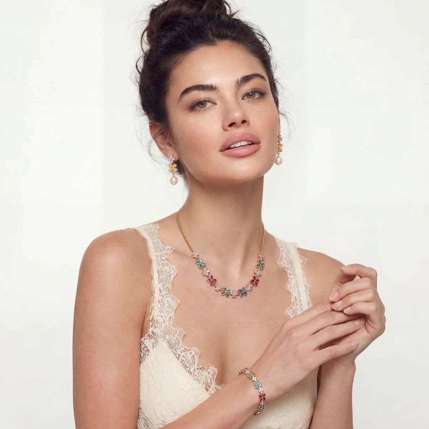Garden Bloom Smykkesett i 14 K gullbelegg og cubic zirkonia- Allergivennlig smykkesett- eco - brass