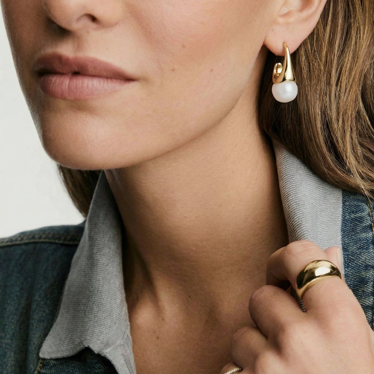 Sculptural Cone Hoops - 18K gullforgylt eco-brass