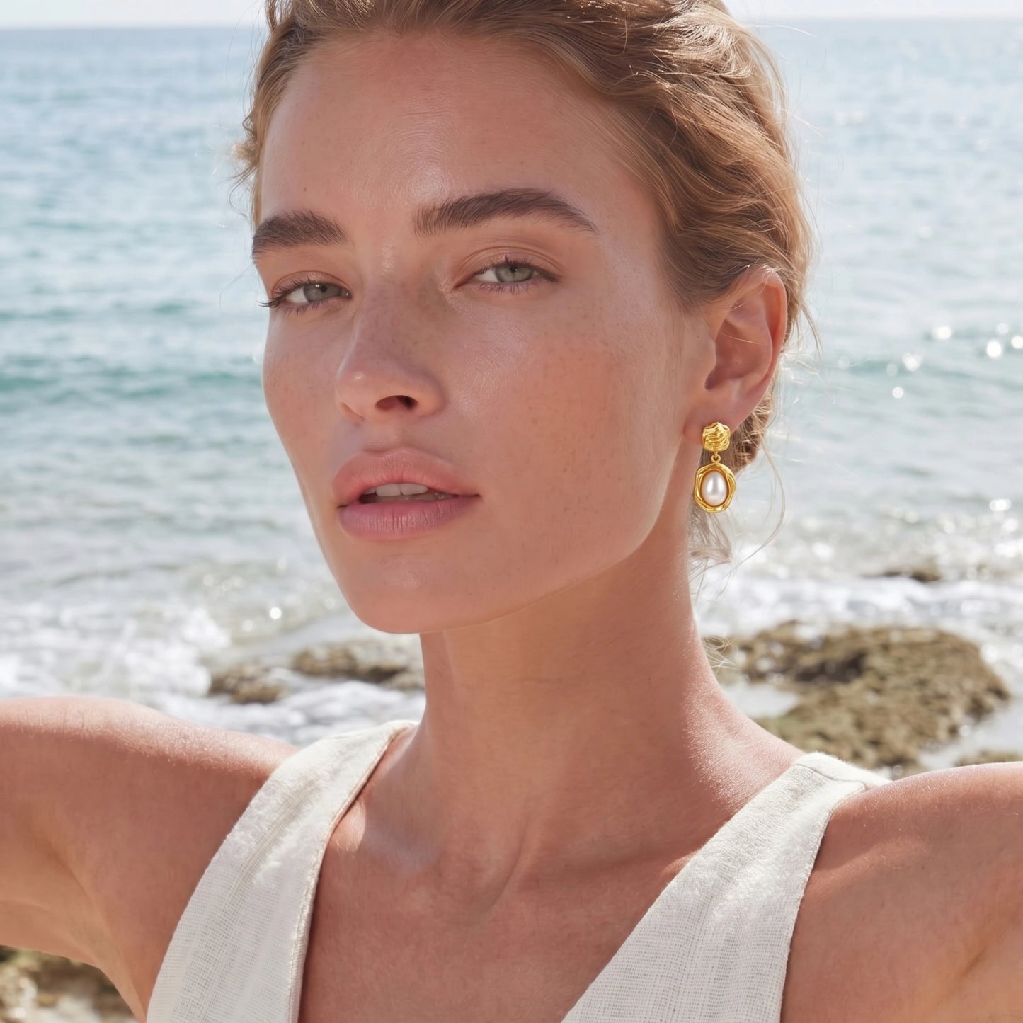 Golden Bloom Pearl Drops in 18K gold-plated 925 sterling silver & Freshwater Pearl